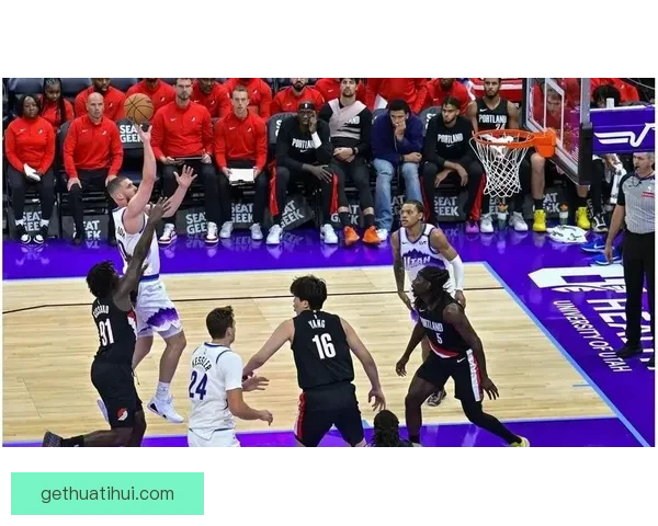 格兰特关键三分两罚全中砍26分开拓者力克森林狼取胜