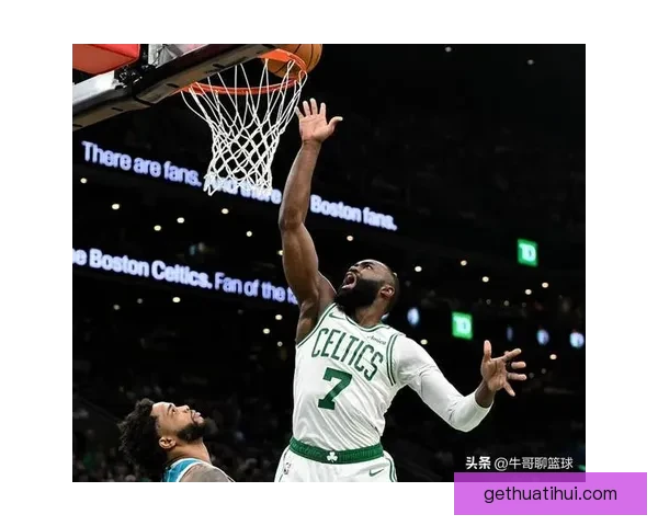 绿军逆转灰熊完成双杀 布朗30分领衔塔图姆助攻大展精彩