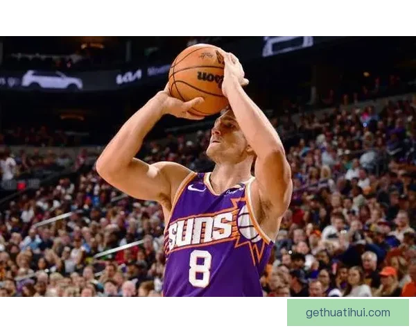 格雷森阿伦生涯总助攻突破1000次新里程碑展现全能成长